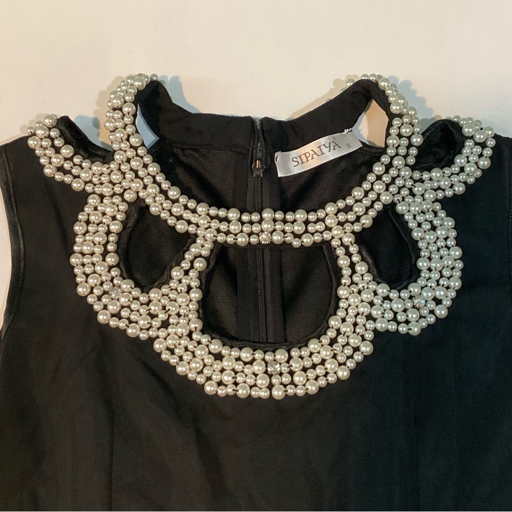 Sipaiya mini dress with pearls. Size S